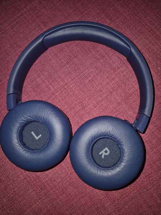Vand casti JBL tune 660 NC albastre
