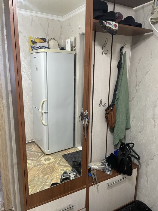 Прихожка продам