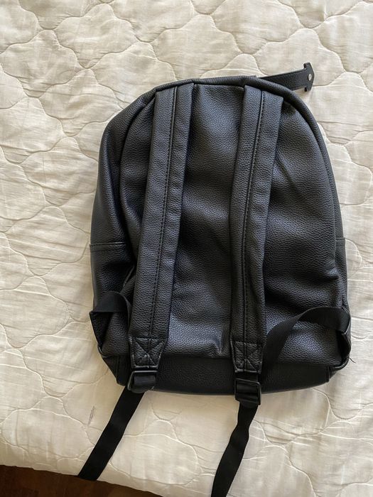 Раница Stradivarius и малки черни чанти