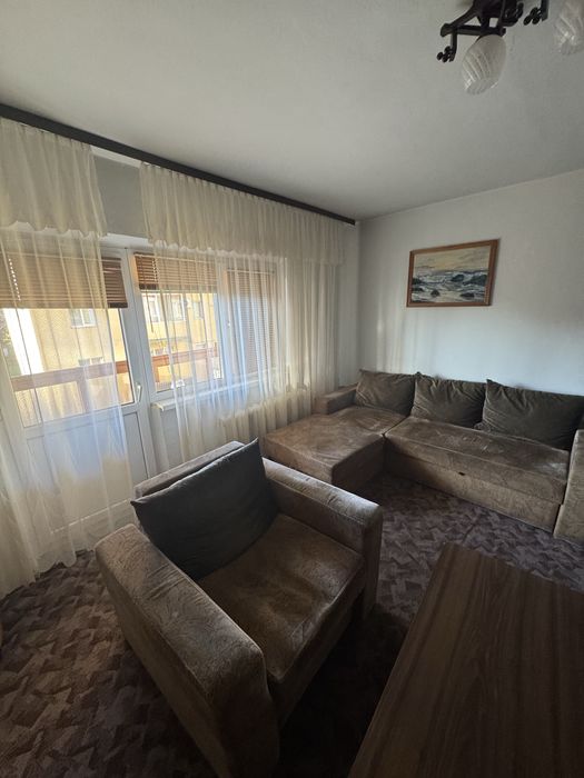 Apartament 3 camere decomandat; etaj 1; 83 mp; zona Strand