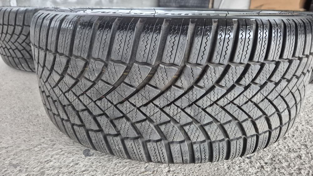 VW 18 цола 5x112 8J ET41 ц.о.57.1  със зимни гуми 235 40 18 Bridgeston