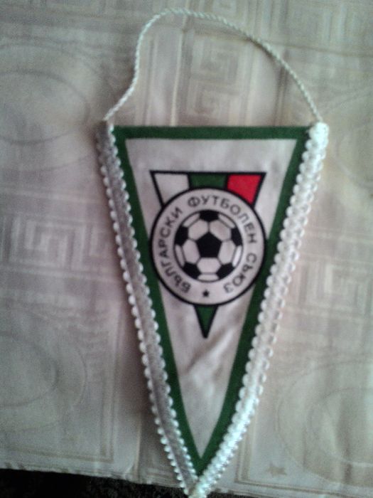 Флагове на Полша, Холандия ,България, УЕФА, Белгия и шал на ТОРИНО