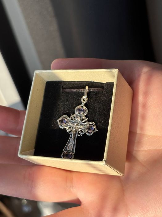 Серебряный крестик