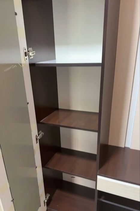 Срочно почти новая прихожая читайте опесание