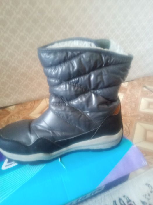 продам обувь все за. 1000