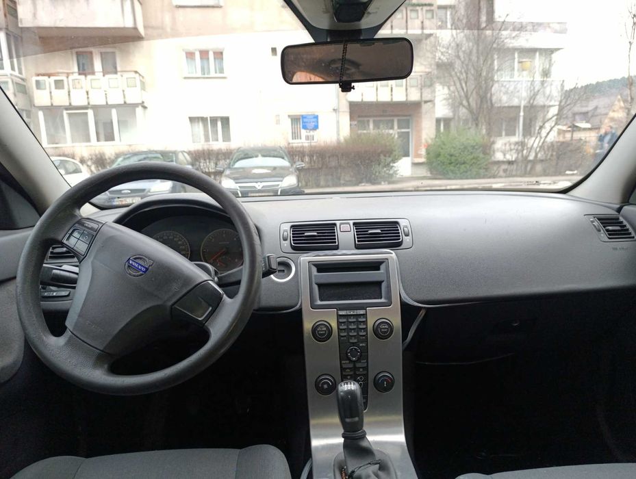 Vând Volvo S40 pentru dezmembrări
