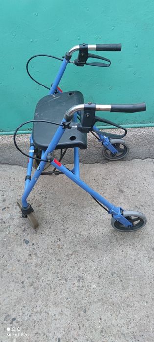 Cadru ajutător rolator