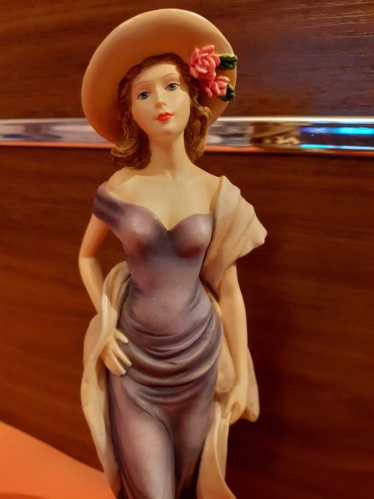 Две фигури The Leonardo Collection