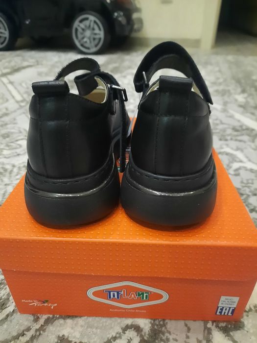 Школьные туфли для девочки