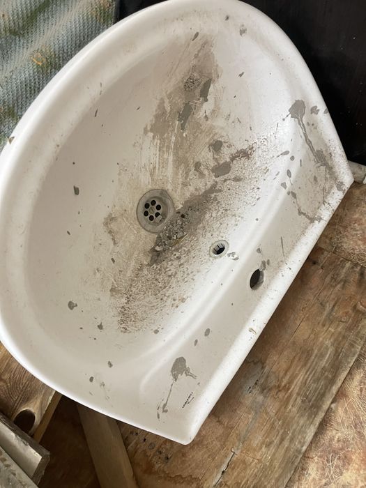 Раковина в хорошем состоянии, поменяли на другое всвязи с ремонтом