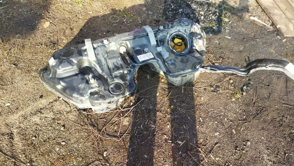 Продавам резервоар за гориво Mercedes