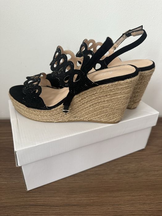 Sandale cu platforma