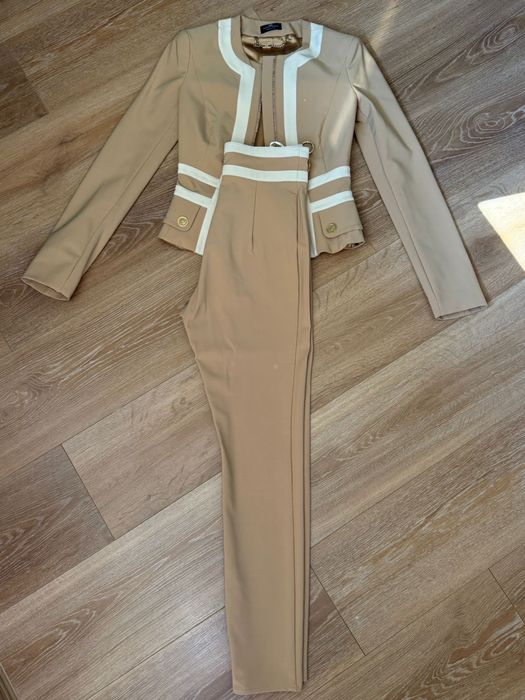 Елегантен костюм Elisabetta Franchi