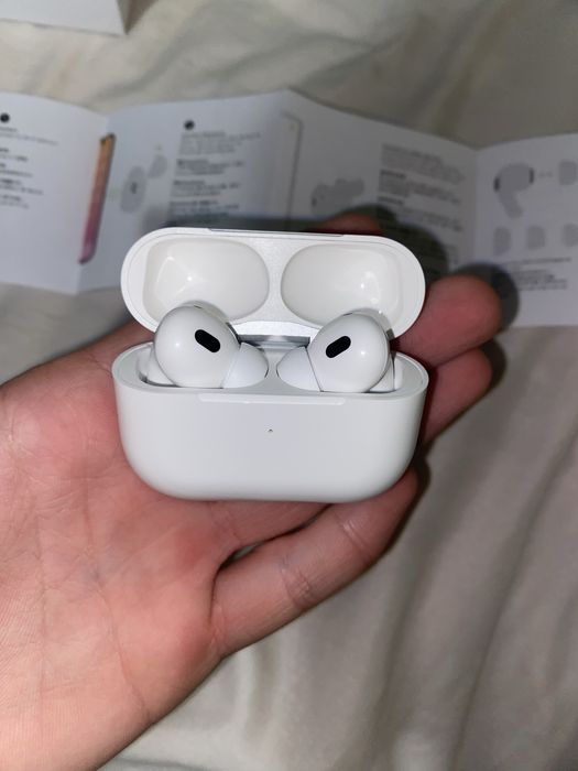 AirPods pro 2 noi nouțe