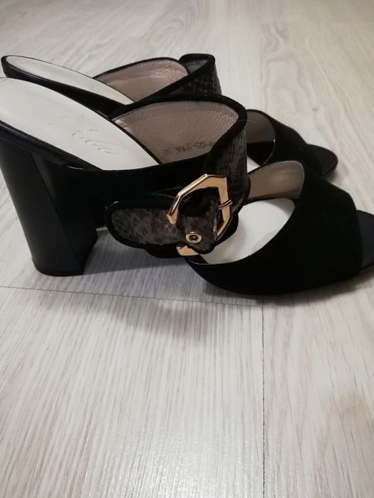 Продам стильные босоножки