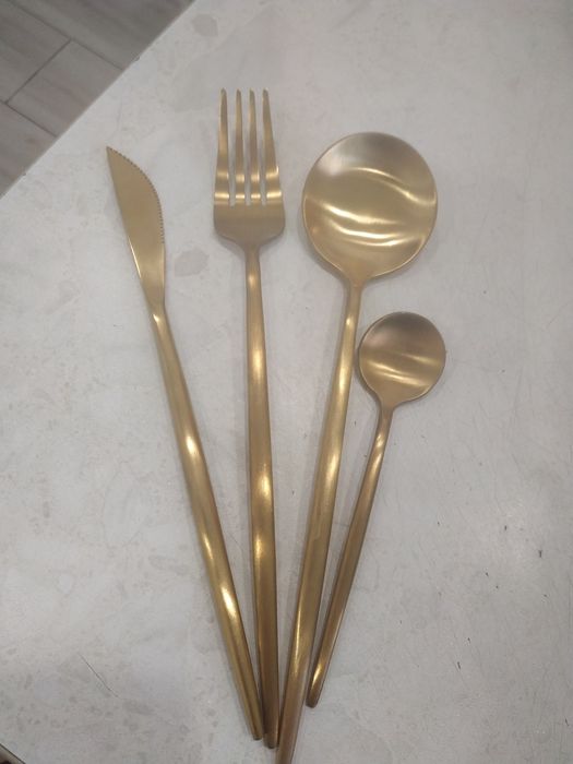 Продам Столовый набор