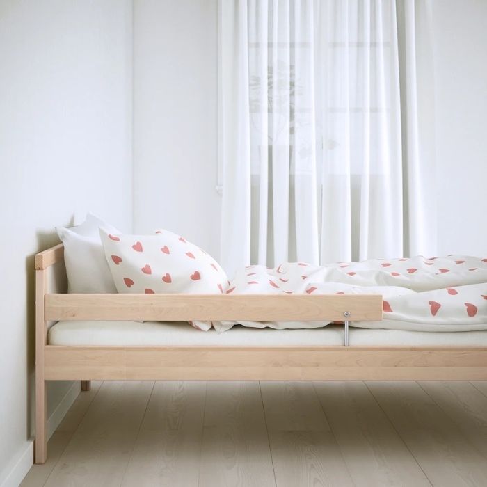 Продам детскую кровать IKEA Сниглар