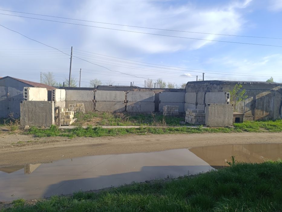Продам бокс в 9 обществе