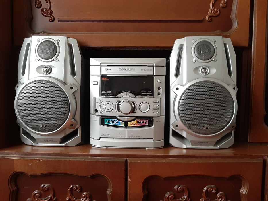 Музикальный центр