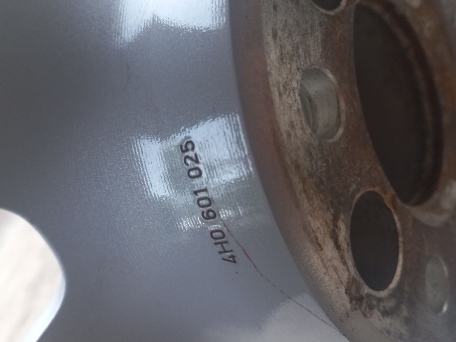 17"Ауди Оригинални  A3 А4 А6 А8 Q3 Q5 8ж ет30 66.5ц.о