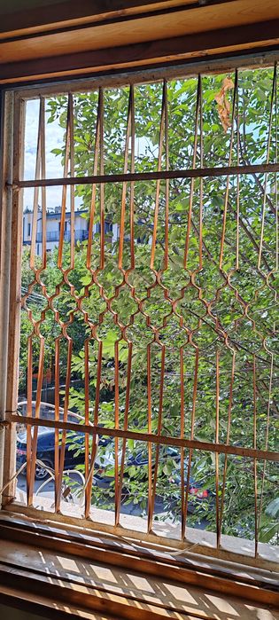 Продавам метални решетки