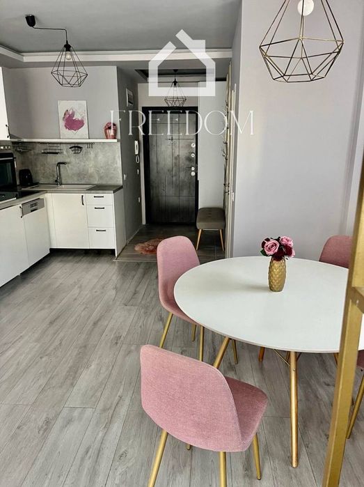 Дава се под наем Двустаен апартамент в Варна, Чайка - 65 кв.м за 698.19 € - Снимка #1