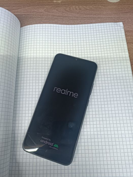 Смартфон реалмии