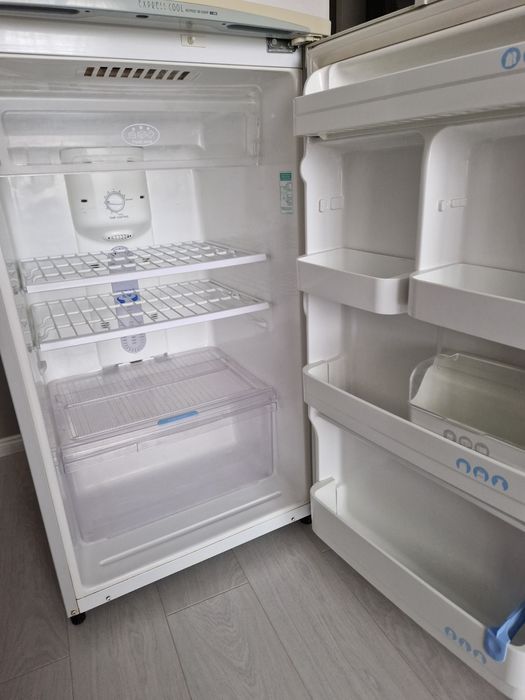 Продам холодильник LG