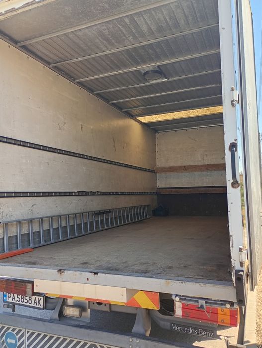 Мерцедес Атего 2004 година.