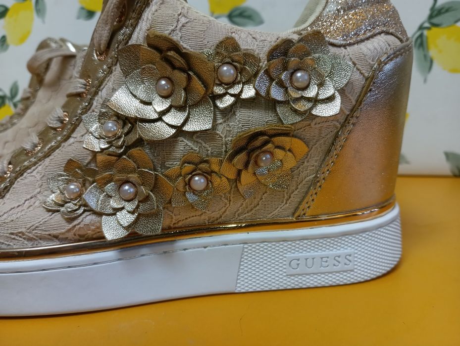 Guess кожени N 37 - 45 лв