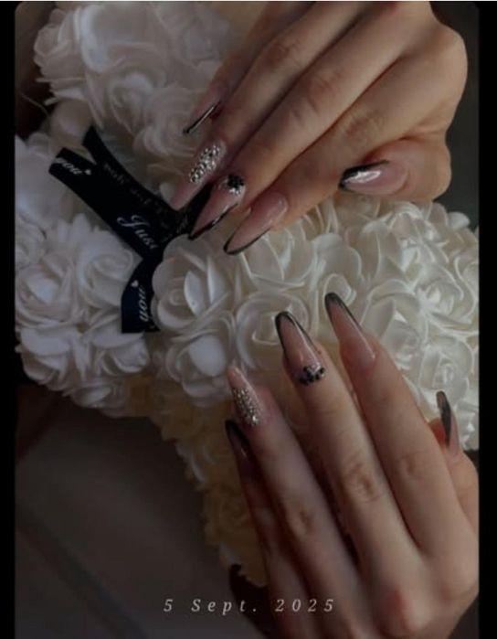 Manichiura și pedichiura la cel mai bun preț ! 50 lei