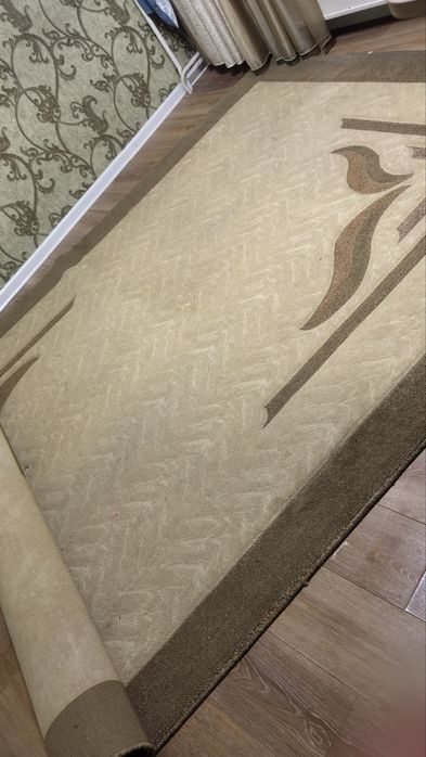 Продам ковер срочно