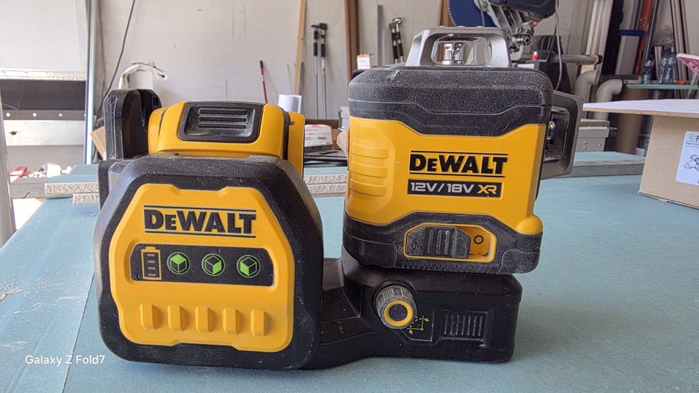 DeWalt лазер DCE089G18