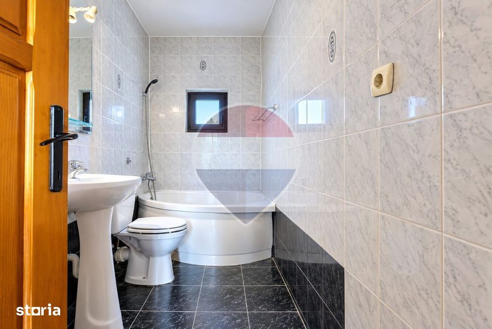 Vilă cu 3 camere de vânzare Săucești