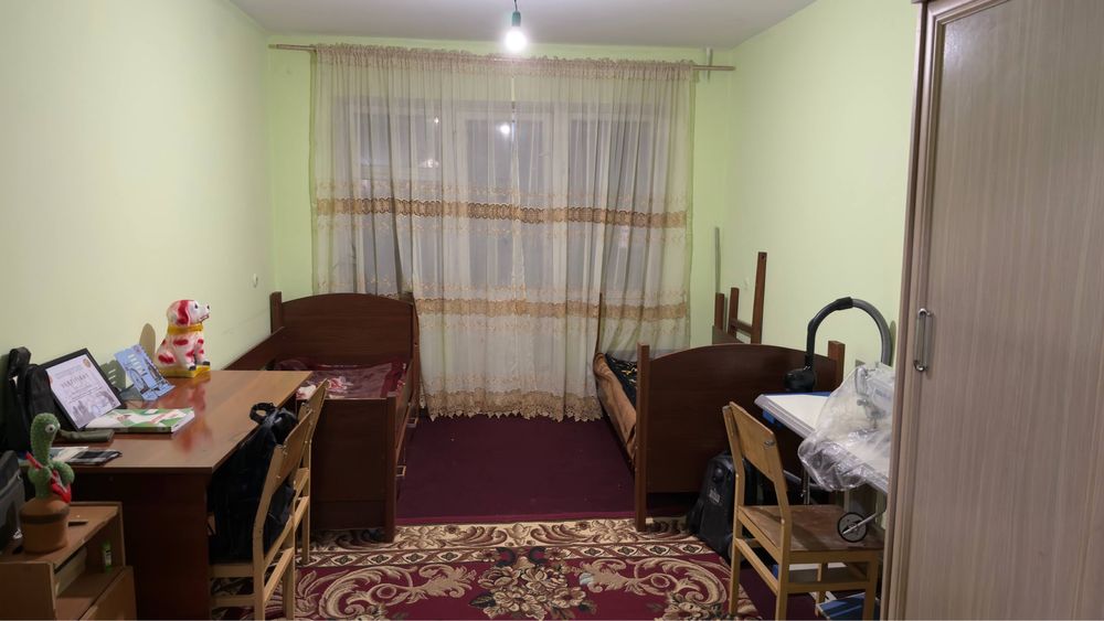 Теннисный корт 3 хонали 2-этаж сквозной уй сотилади