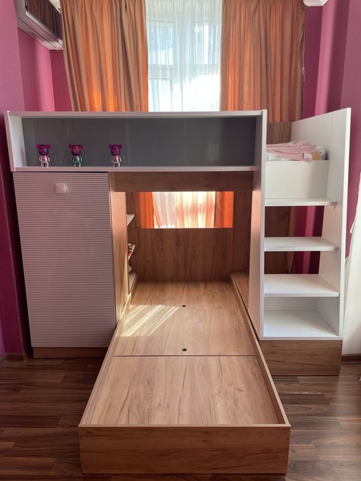 Двухъярусная кровать