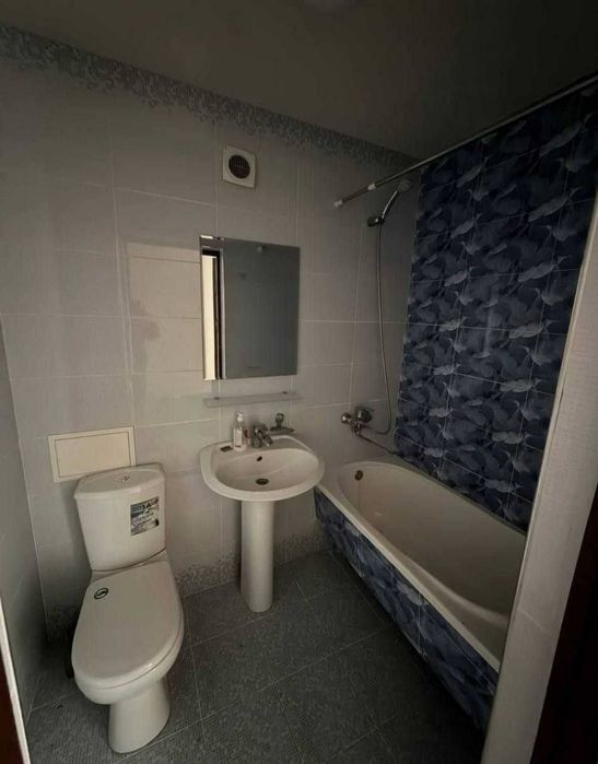 Квартира продаётся Чиланзар Актепа 2/4/4 балкон 2*6 кирпич