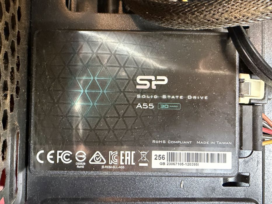 Genesis Titan 700 компютър