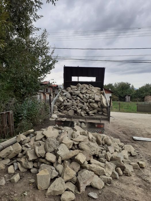 Piatra hazna,fantana,caldaram,etc