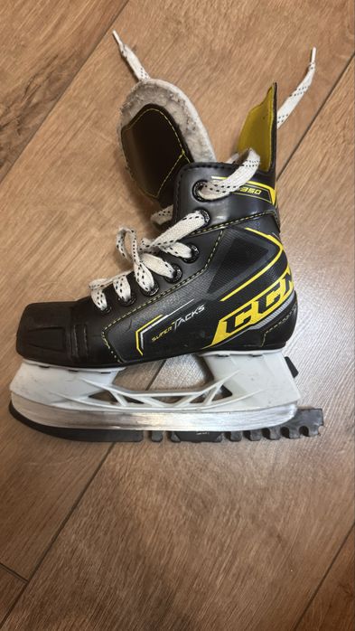 Коньки CCM TACKS 9350