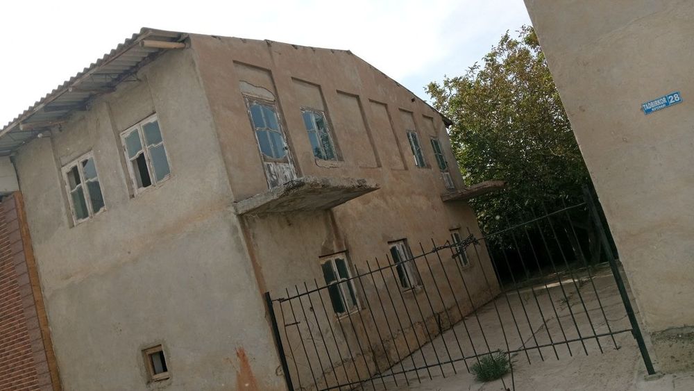 Уй умйиий 12 сотих ери билан