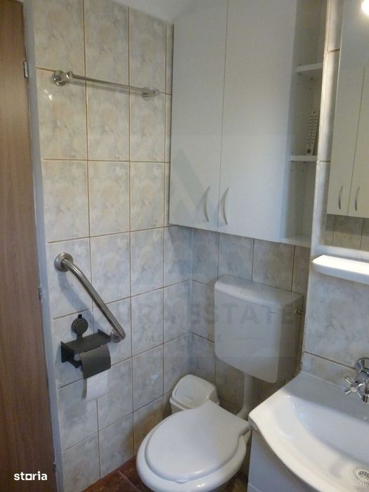 Apartament 3 camere prima inchiriere balcon inchis zona Vasile Aaron