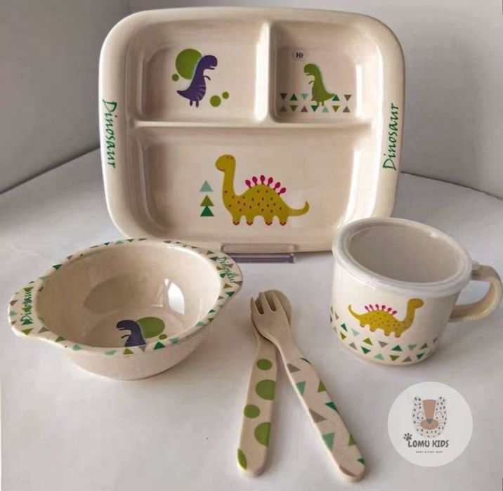 Детская посуда для кормления.