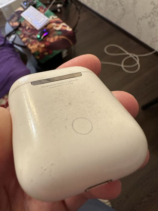 Продам кейс airpods 2nd gen