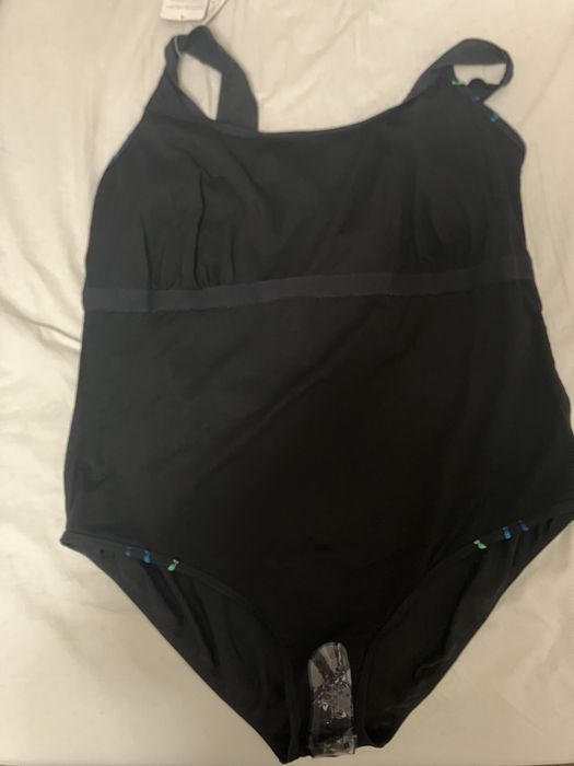 Costum de baie intreg