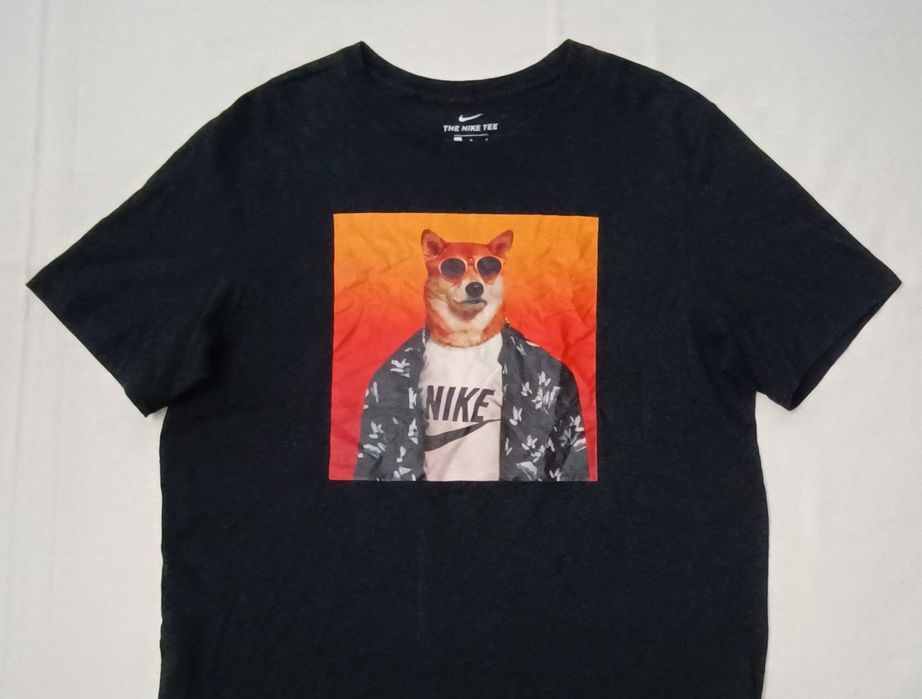 Nike Sportswear Story Pack Shiba Inu Dog Tee оригинална тениска L Найк
