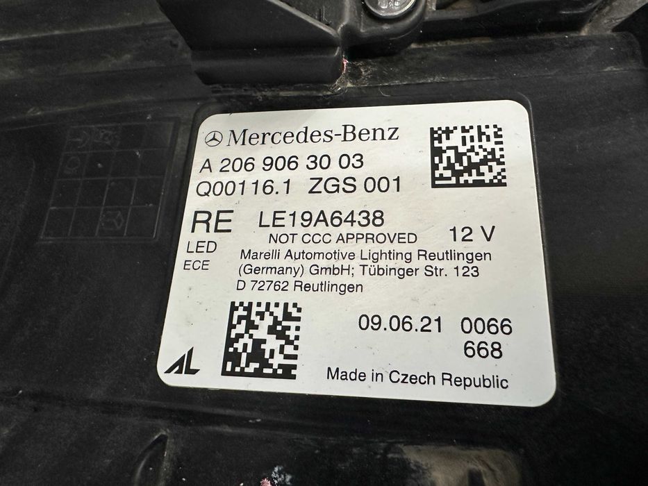 Фар фарове десен Mercedes C klasse W206 Мерцедес 206 DIGITAL LIGHT far