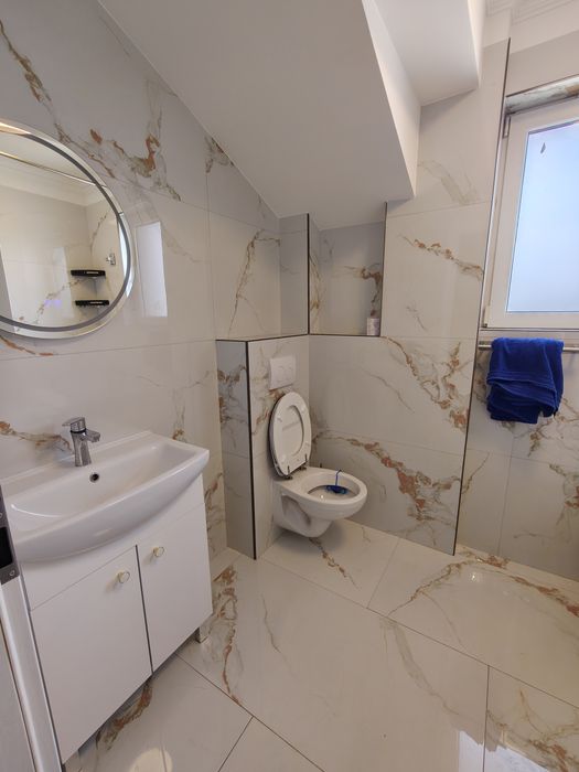 De Vanzare apartament 3 camere zona Vivo