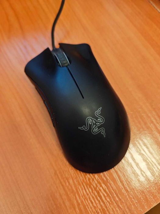 Геймърски компютър + механична клавиатура и геймърска мишка