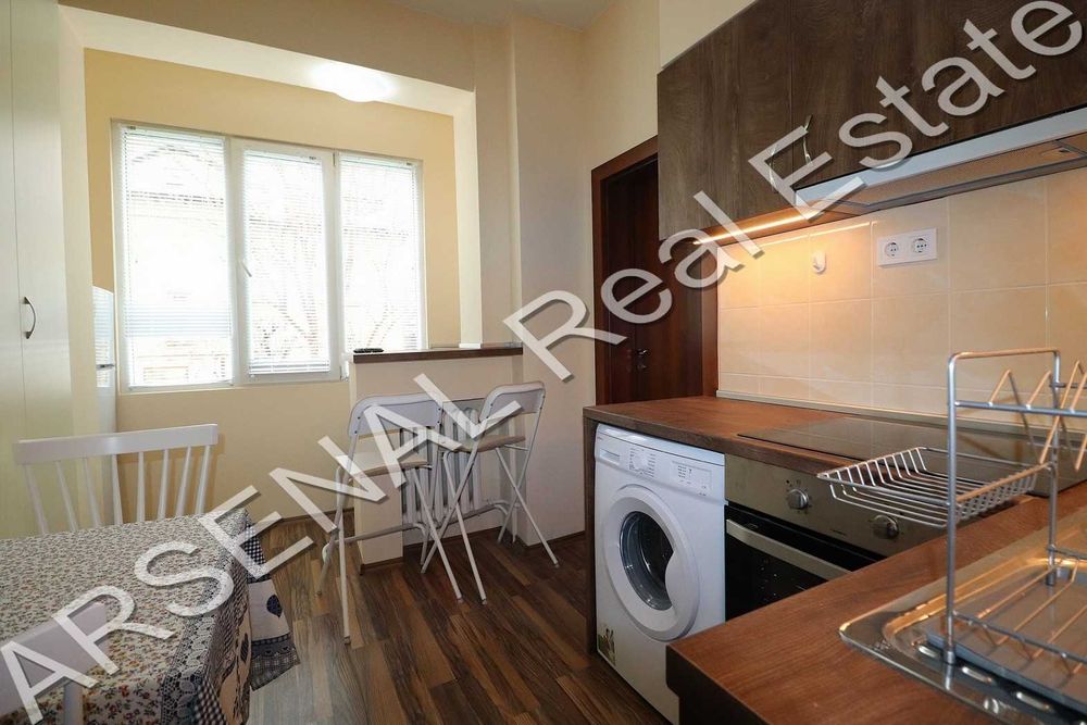 Дава се под наем Тристаен апартамент в София, Център - 95 кв.м за 600 € - Снимка #2